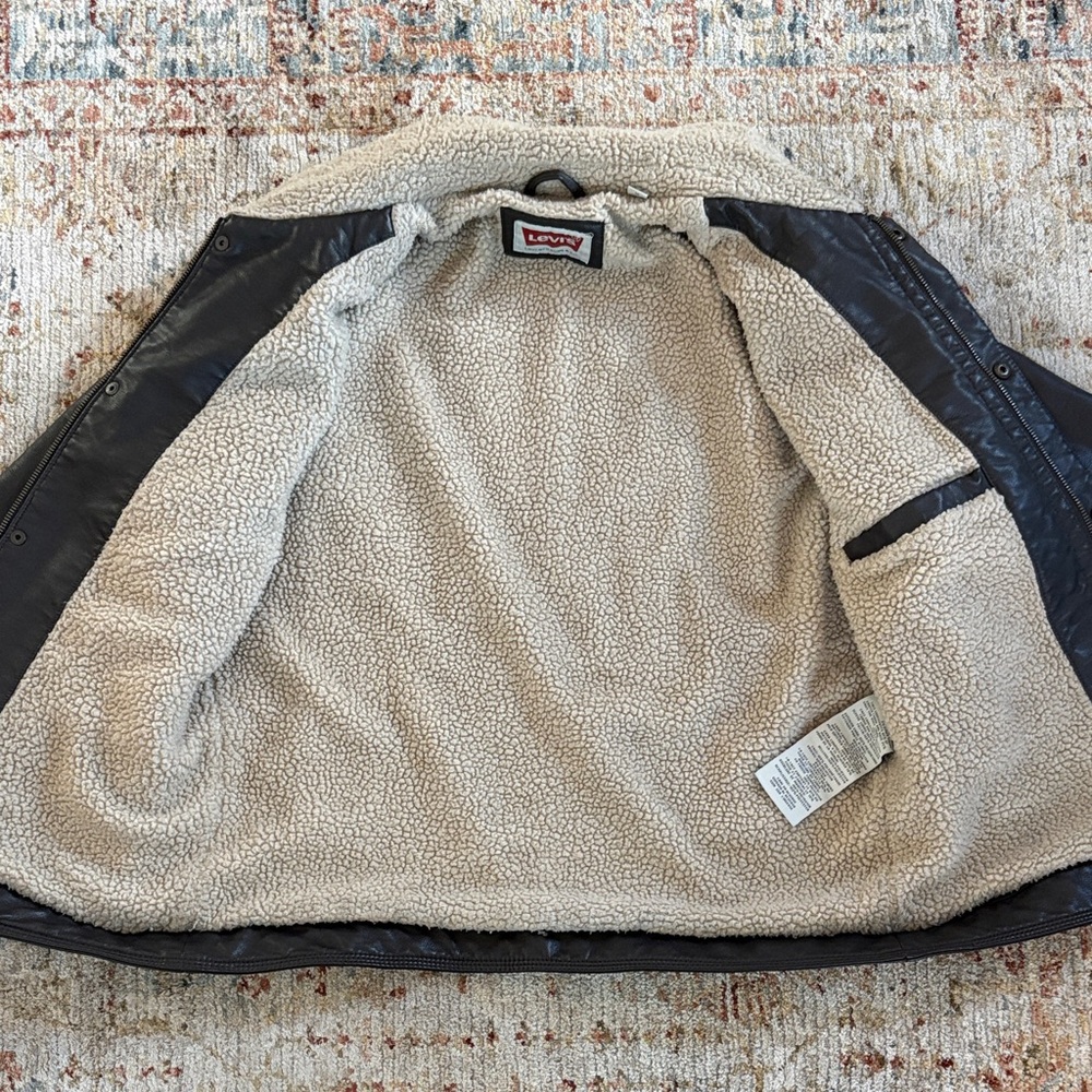 Levi's Sherpa Lined Leather Jacket - Picture 5 of 6